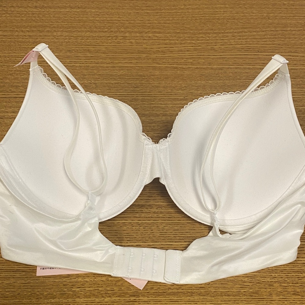 Victoria's Secret Classic White Bra - Picture 4 of 7